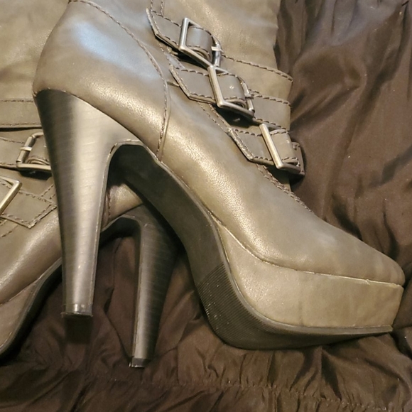 Knee high platform boots with heels Like-New - Picture 2 of 5